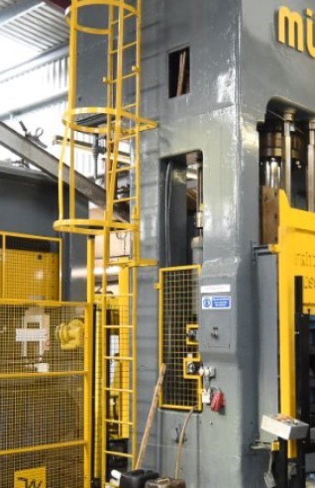 Robotic Press Pan Line 1440X492